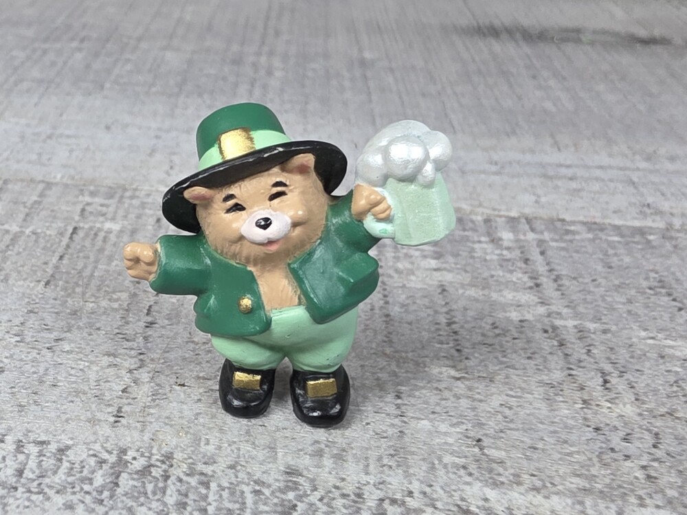 Hallmark Merry Miniatures Leprechaun Bear St Patrick’s Day Figurine Vtg 1998 15a